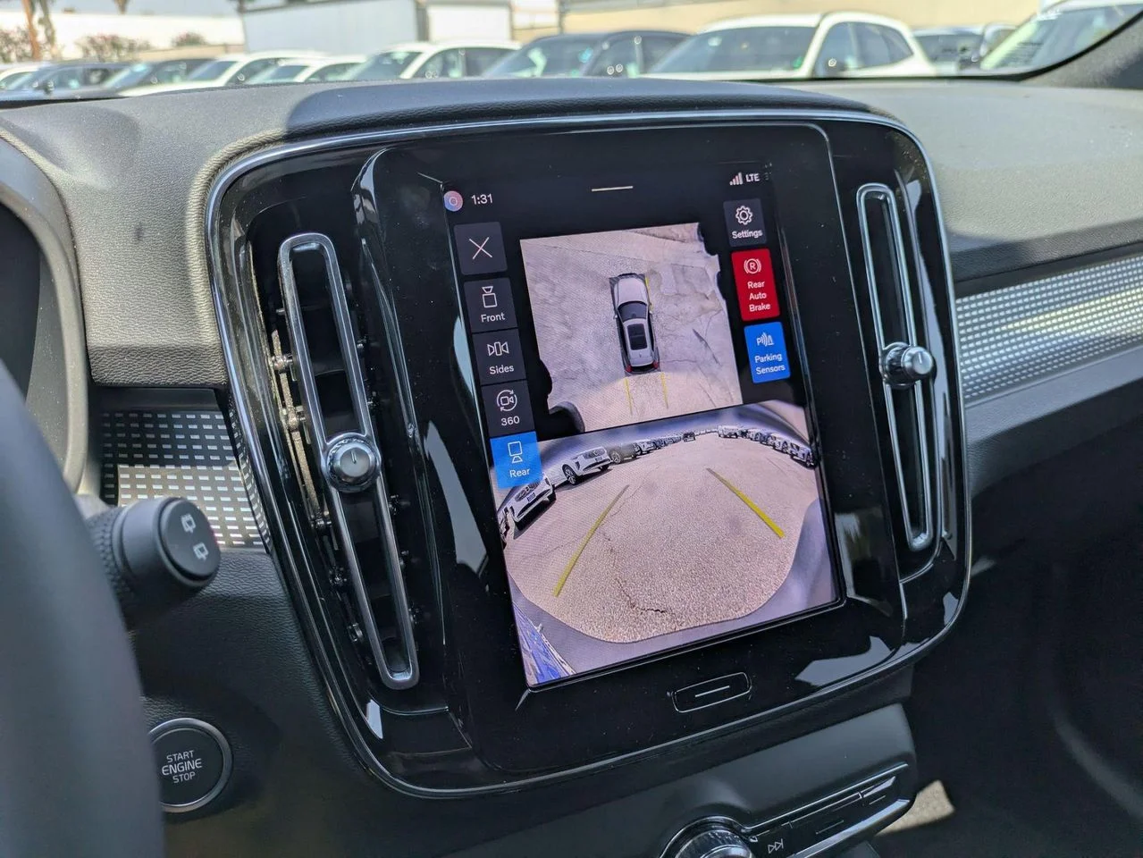 2026 Volvo XC40 Ultra Black Edition - Photo 9