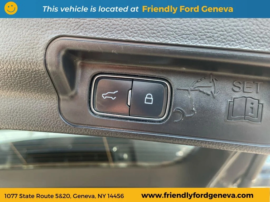 Used 2024 Blue Ford XLT image 11