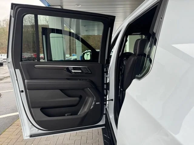2026 Chevrolet Suburban Premier - Photo 15