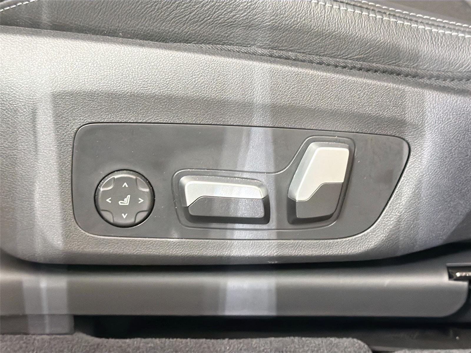 Used 2023 Skyscraper Gray Metallic BMW sDrive30i image 19