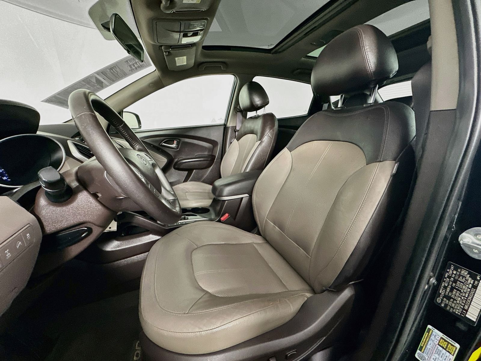 Used 2010 Ash Black Hyundai Limited image 22