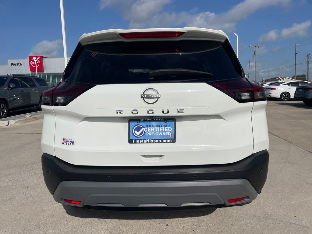 Used 2023 White Nissan S image 4