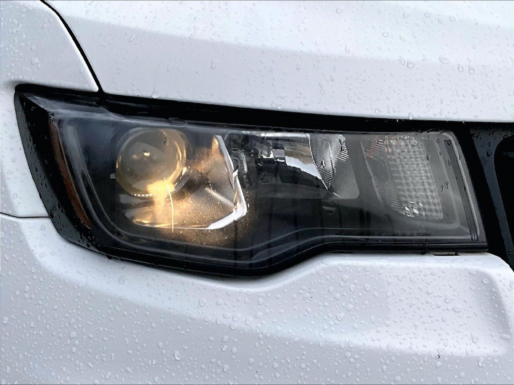 Used 2017 Bright White Clearcoat Jeep Altitude image 33