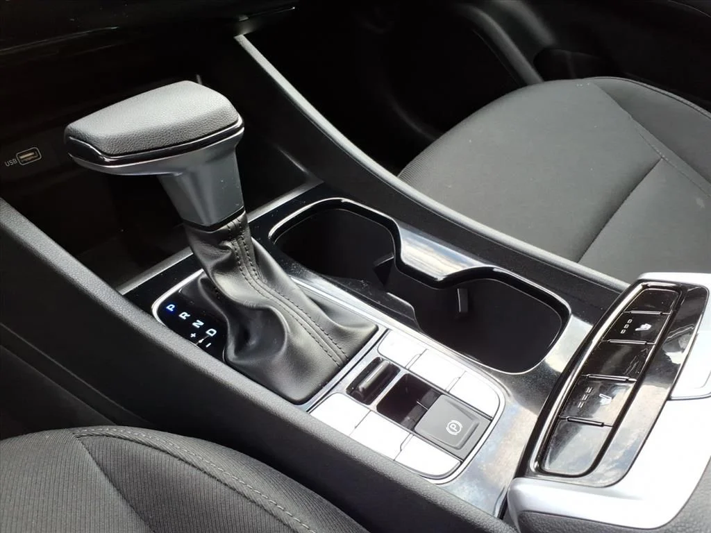 Used 2023 Gray Hyundai SEL image 18