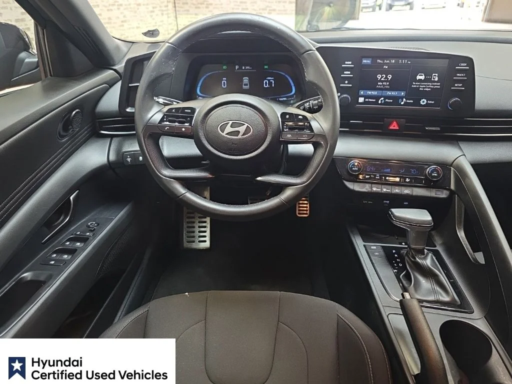 Certified Used 2025 Amazon Gray Hyundai SEL Sport image 16