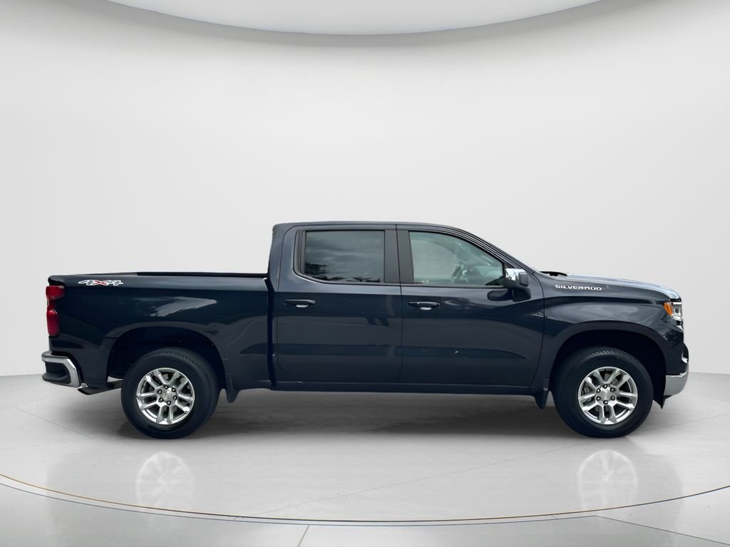 Used 2023 Gray Chevrolet LT image 4