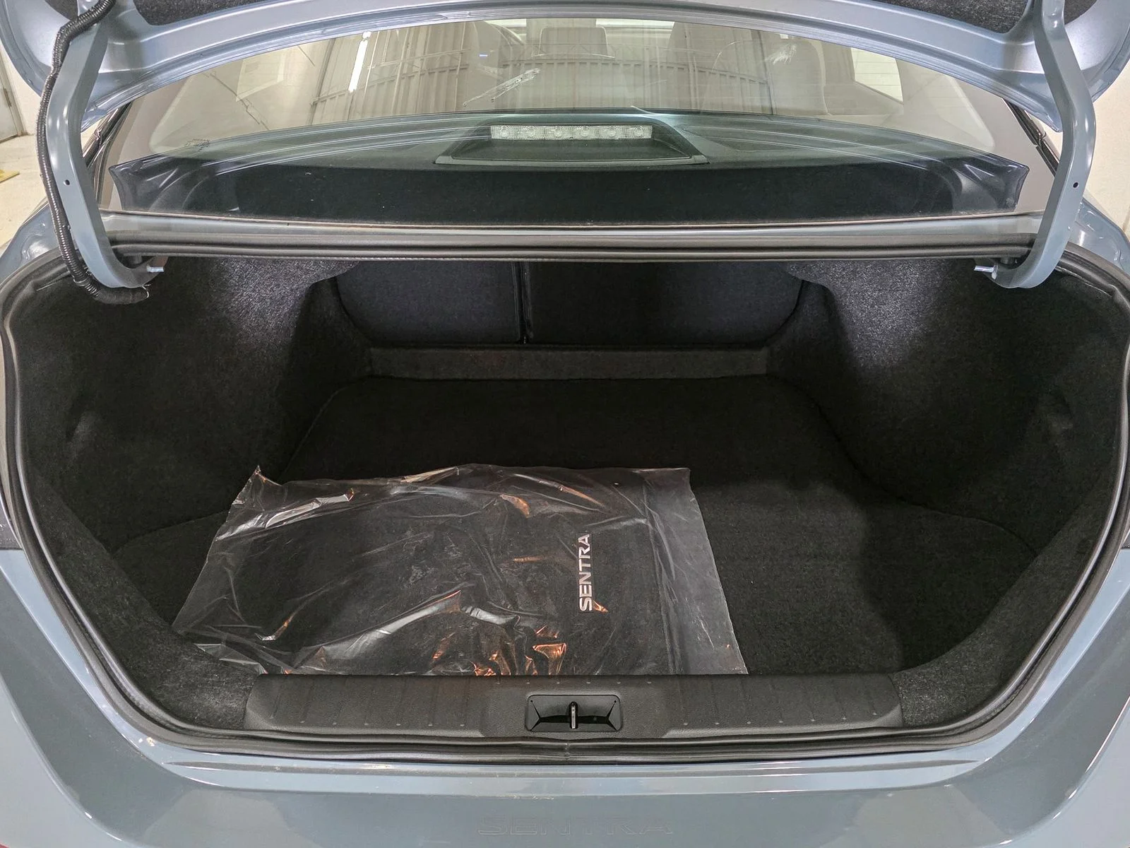 2025 Nissan Sentra SR - Photo 17