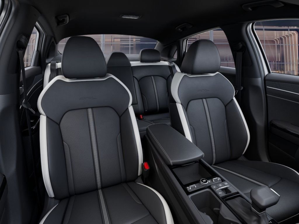 2025 Kia K5 GT-Line - Photo 15