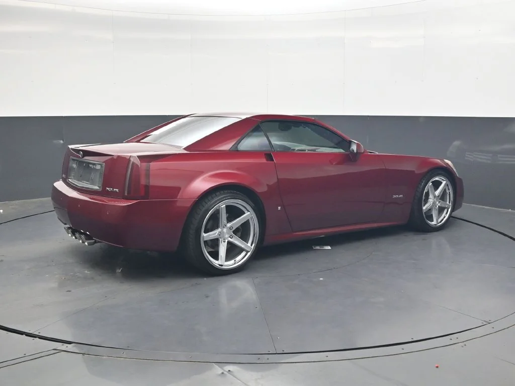 Used 2006 Red Cadillac Base image 4