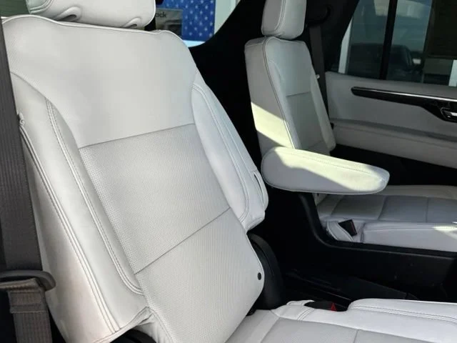 Certified Used 2026 Polar White Tricoat Chevrolet Premier image 20