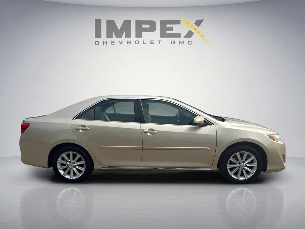 Used 2012 Gold Toyota L image 6