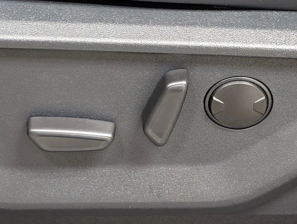 New 2026 Carbonized Gray Metallic Ford F-350® Lariat® image 18