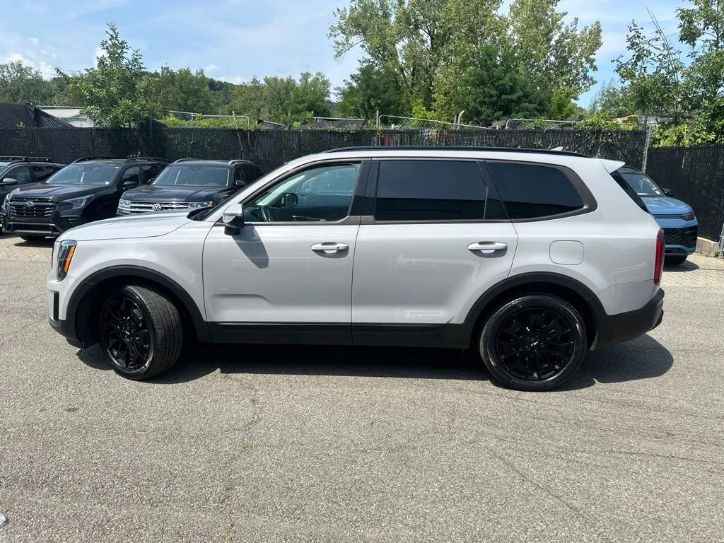 Used 2022 Gray Kia SX image 3