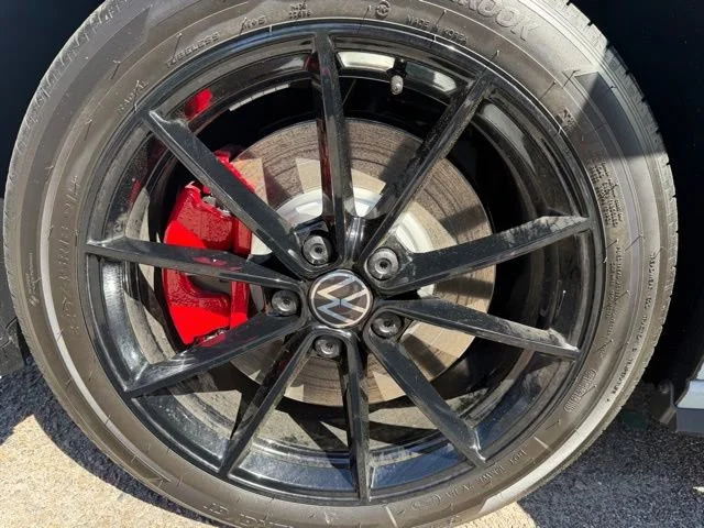 New 2026 Monument Gray w/Dp Blk Rf Volkswagen Autobahn image 24