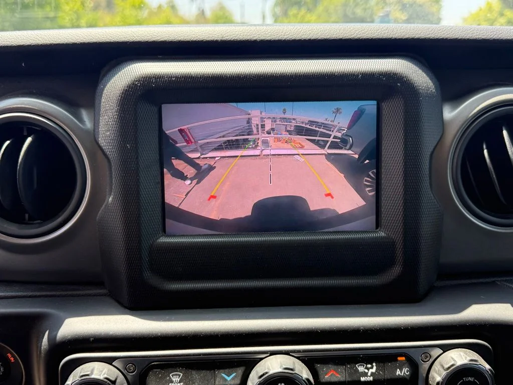 Used 2022 Gray Jeep Sport S image 8