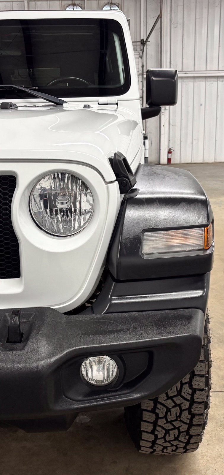 Used 2020 White Jeep Unlimited Sport S image 9