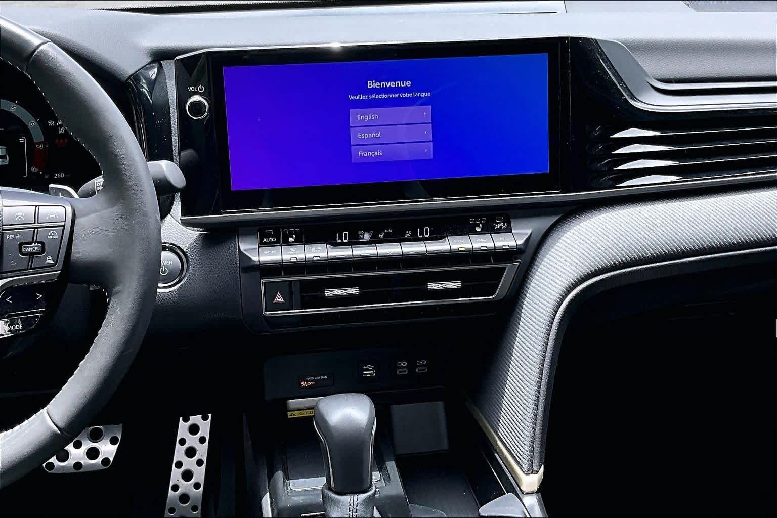 Used 2025 Ocean Gem Toyota SE image 7