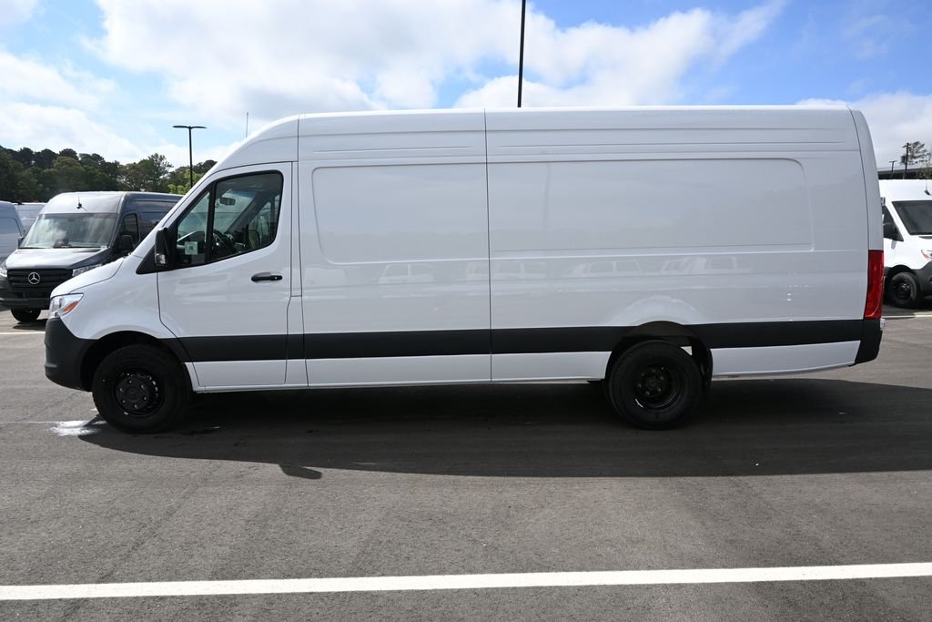 Used 2026 Arctic White Mercedes-Benz Cargo 170 WB image 3