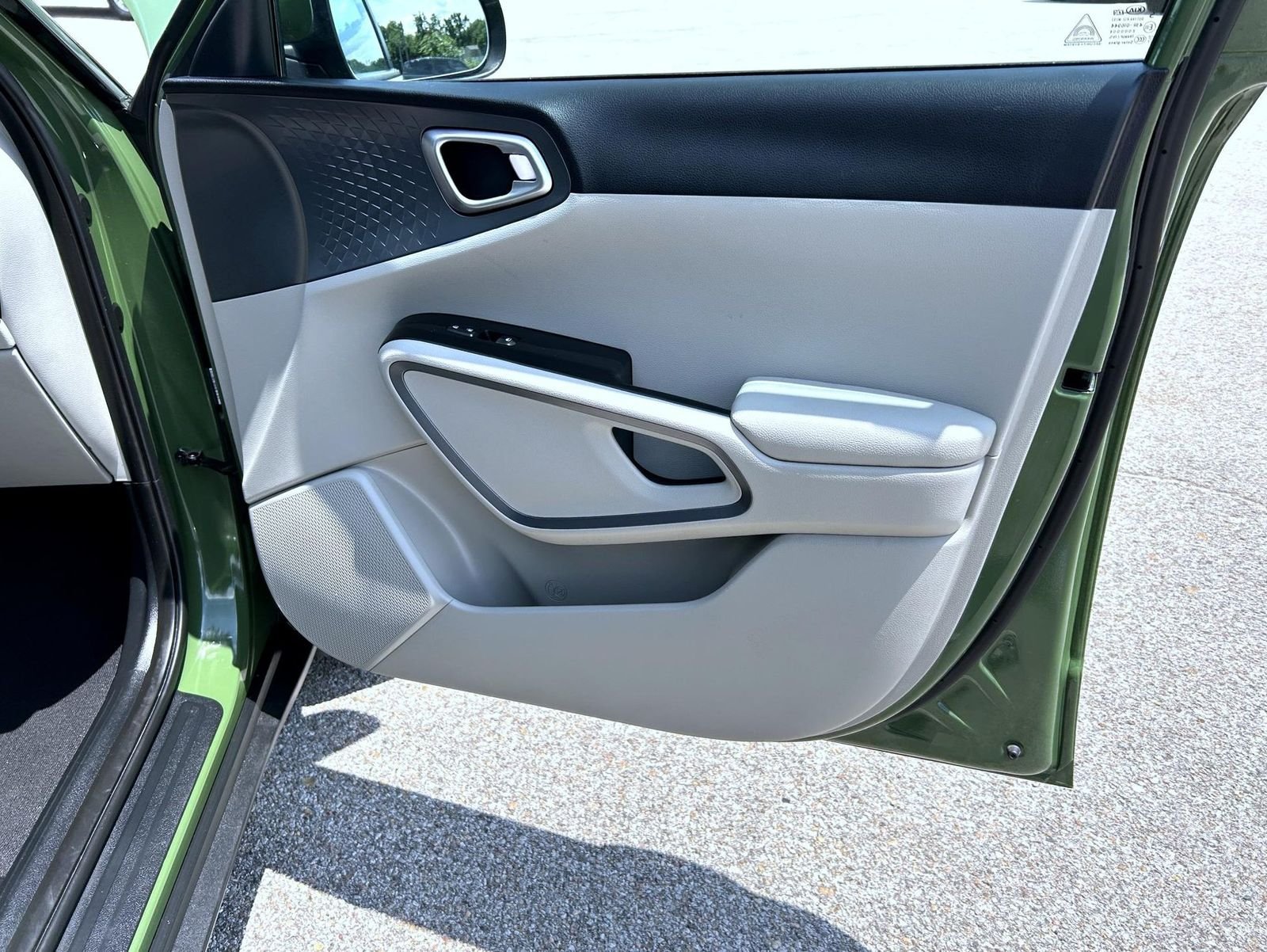 Used 2020 Green Kia EX image 17