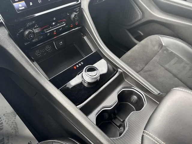Used 2024 Gray Jeep Altitude image 70