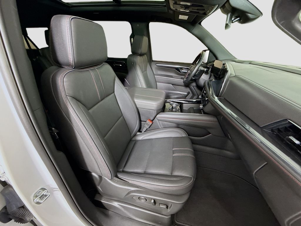 Used 2025 Beige Chevrolet RST image 31
