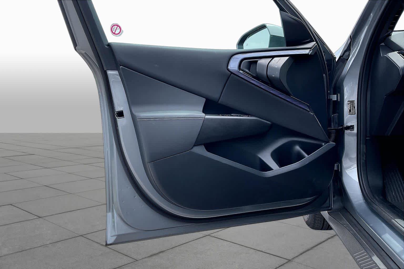 Used 2025 Skyscraper Gray Metallic BMW 30 xDrive image 23