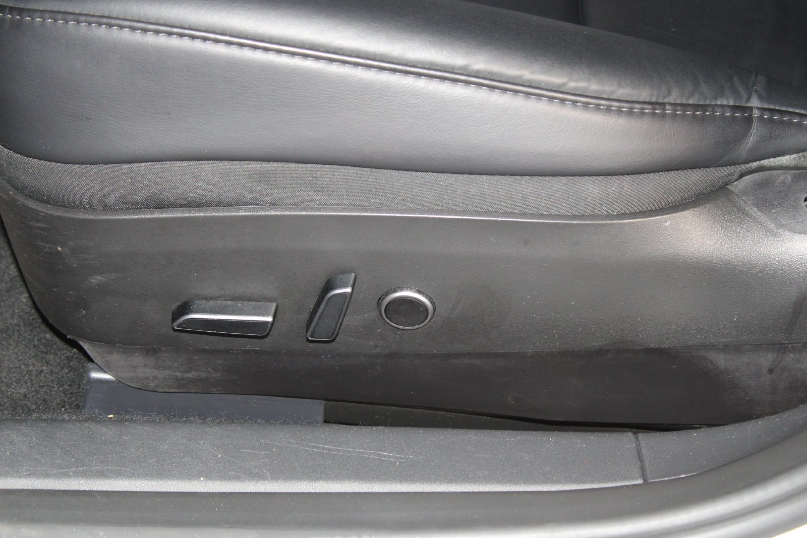 Used 2023 White Tesla Base image 15
