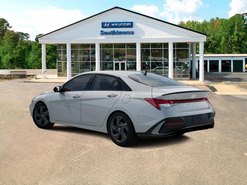 New 2026 White Hyundai SEL Sport Plus image 4