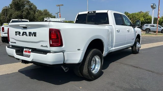 2026 RAM 3500 Laramie - Photo 4