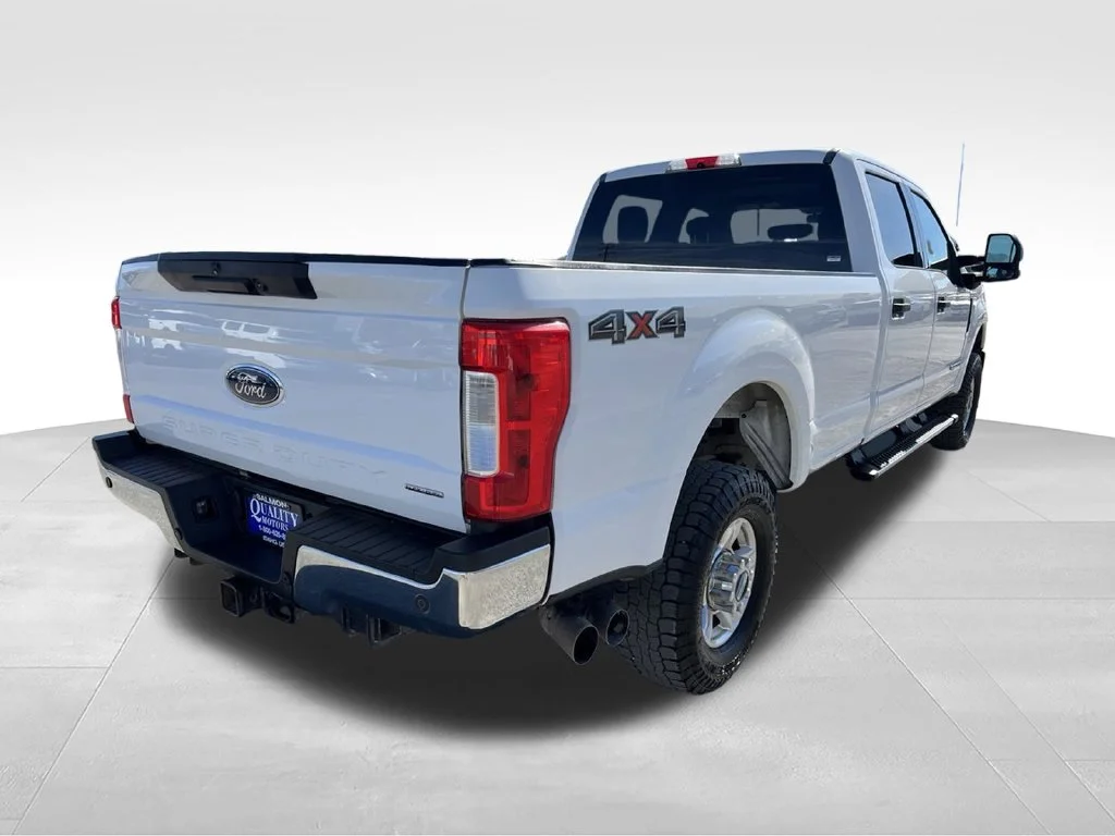 Used 2017 White Ford XLT image 5