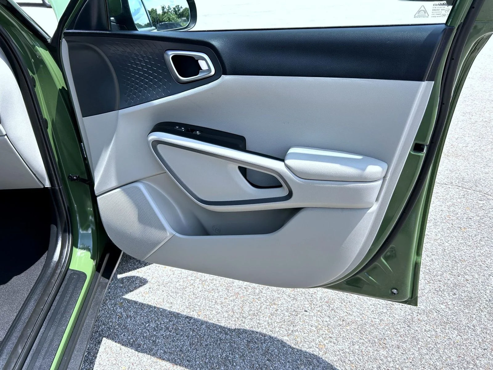 Used 2020 Green Kia EX image 17