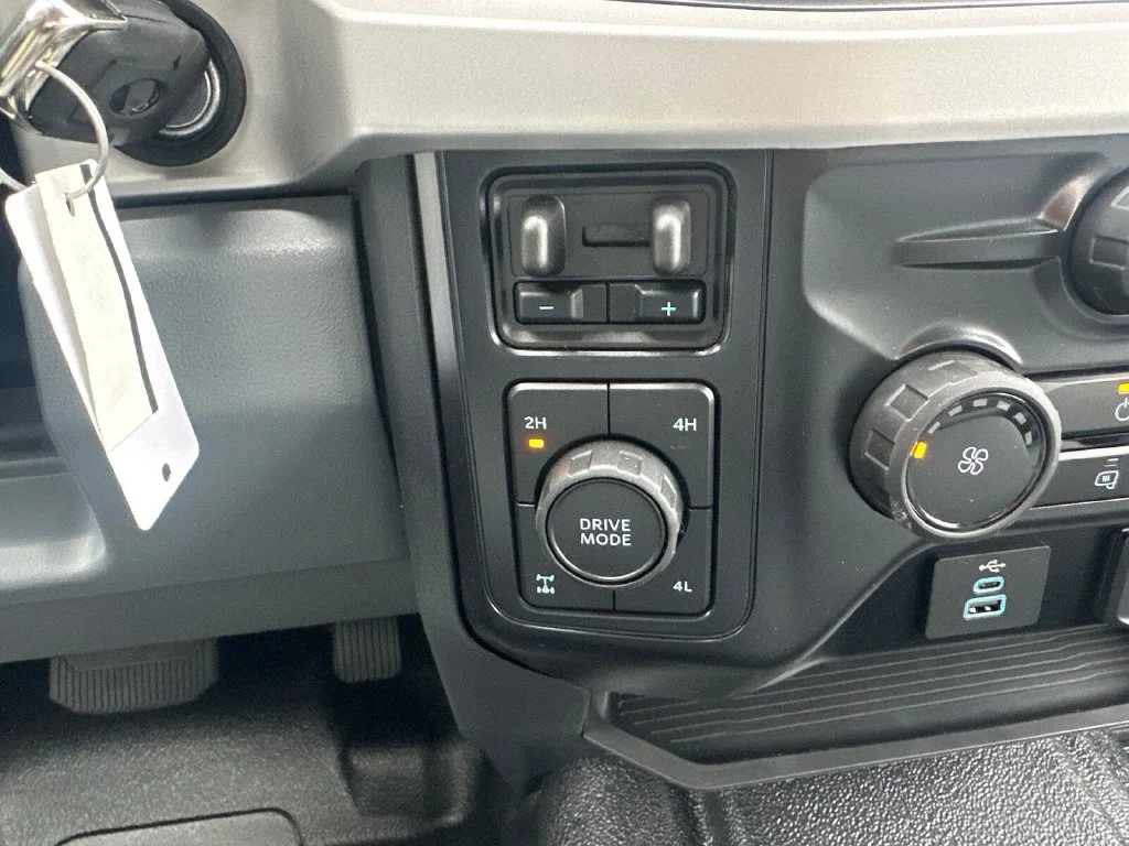 New 2027 White Ford XL image 15