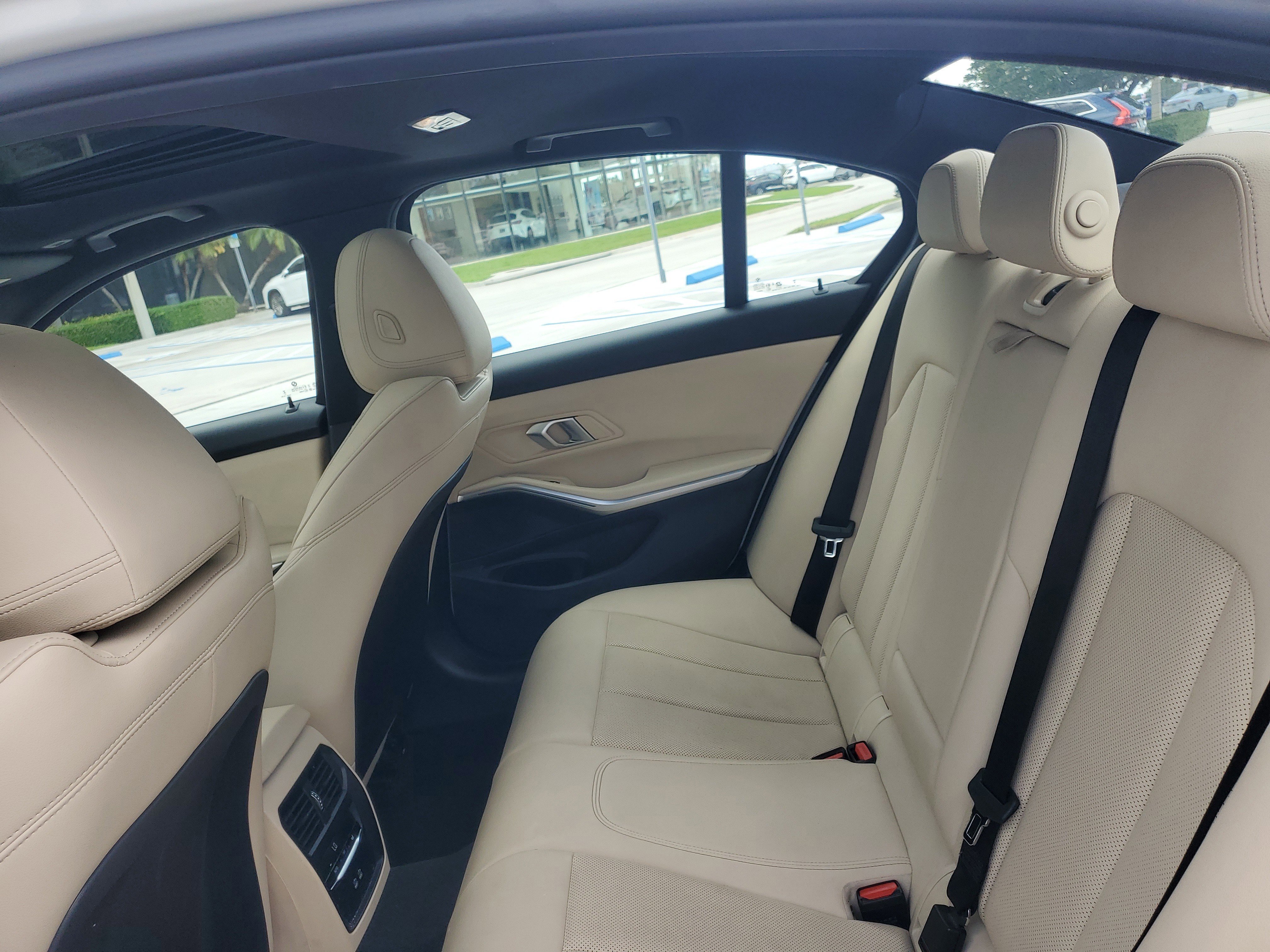 Used 2025 White Metallic BMW 330i image 15