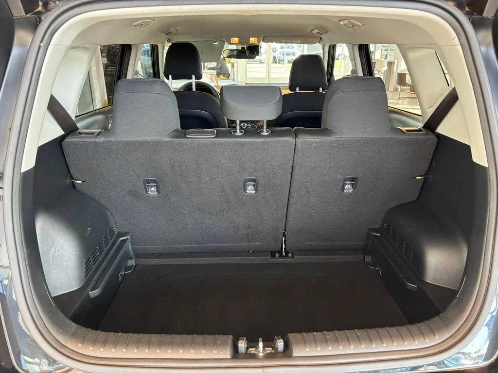 Used 2023 Black Kia LX image 26