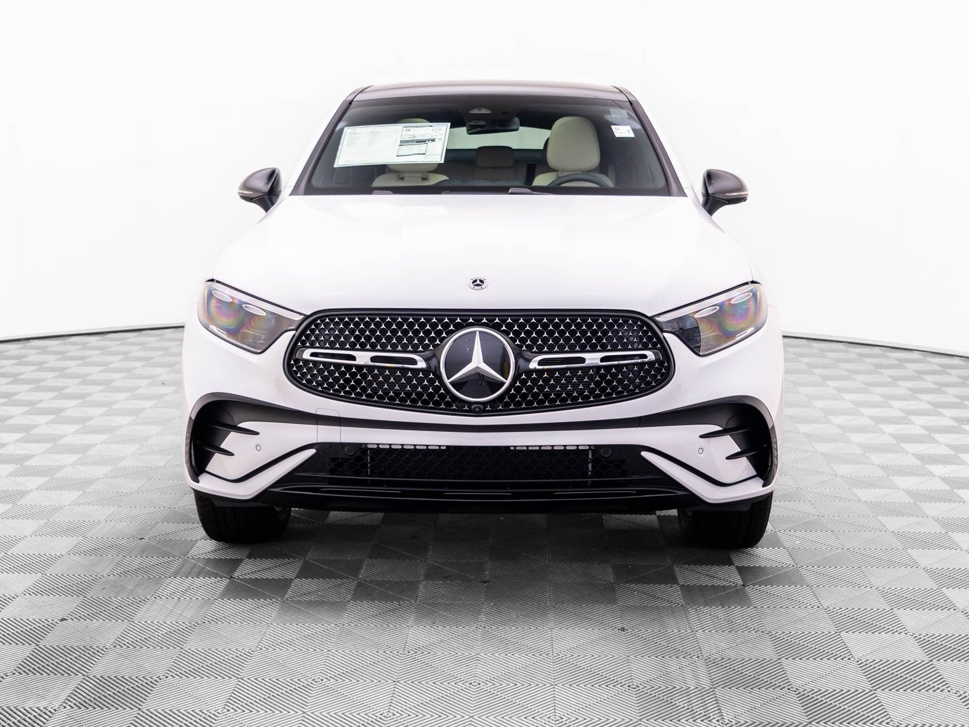 New 2027 MANUFAKTUR Moonlight White Metallic Mercedes-Benz GLC 300 Coupe image 51