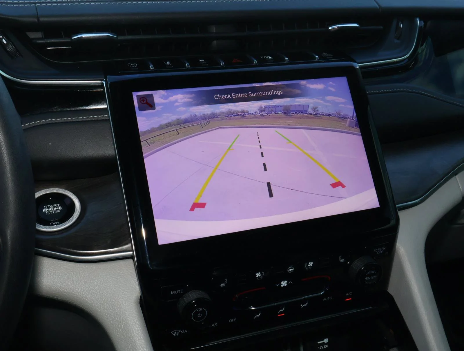 2023 Jeep Grand Cherokee Overland - Photo 28