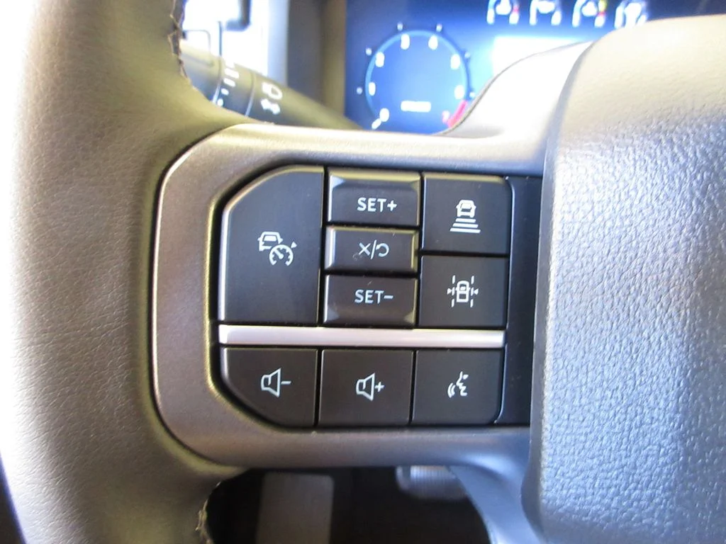New 2026 Agate Black Metallic Ford XLT image 16