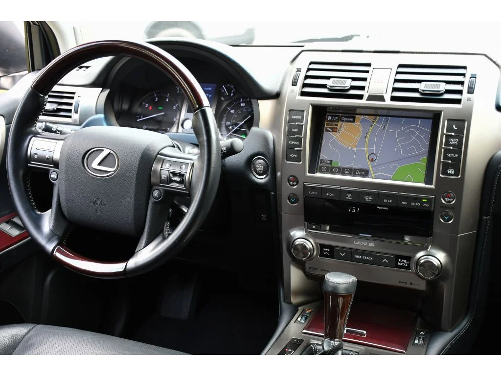 Used 2019 Silver Lining Metallic Lexus Premium image 19