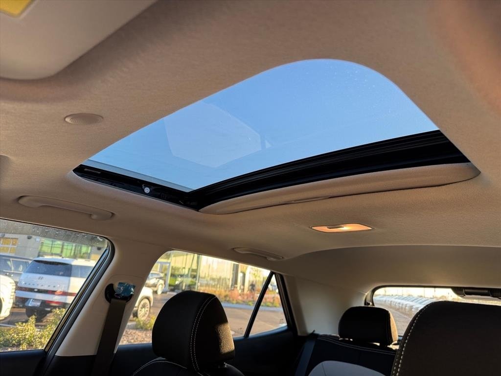 2026 Hyundai Venue SEL photo 4