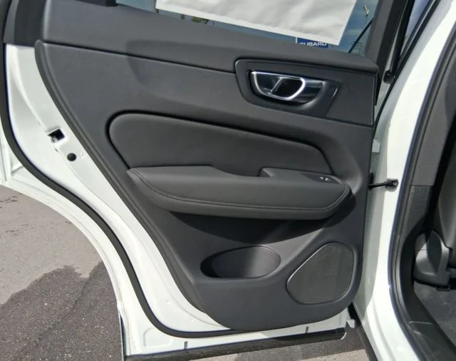 New 2026 Crystal White Volvo Plus image 15
