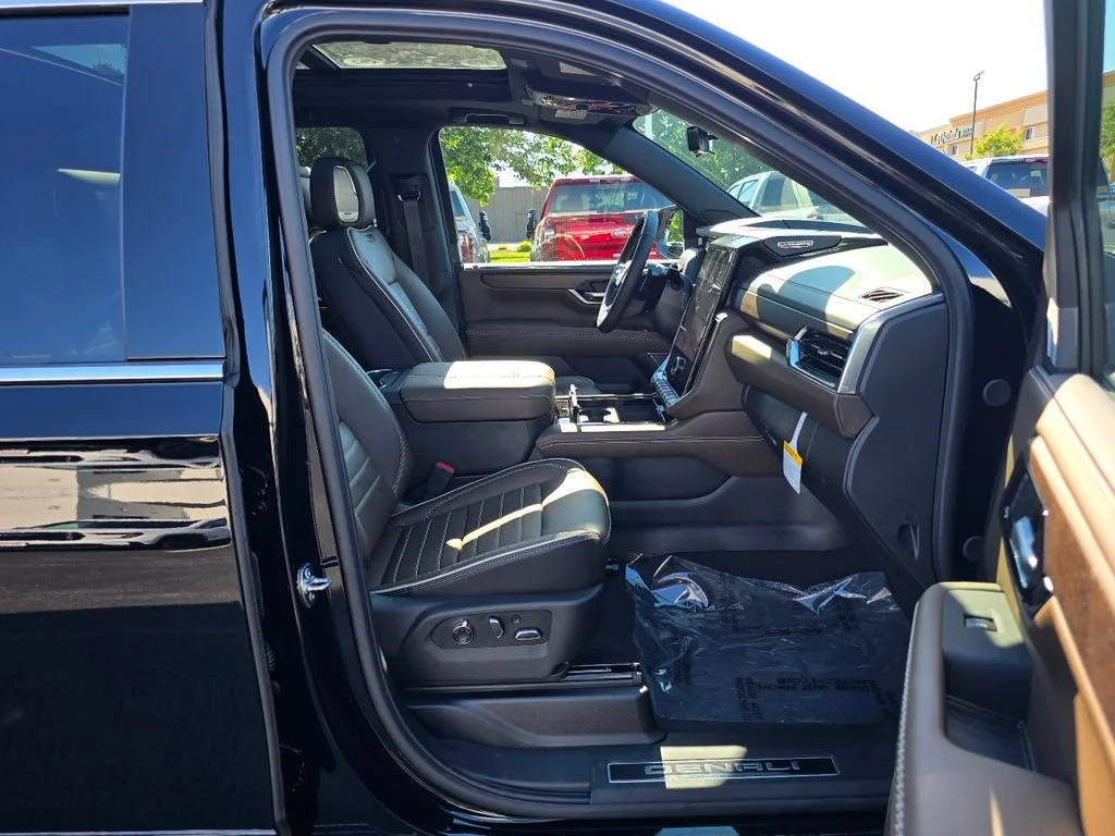New 2026 Onyx Black GMC Denali Ultimate image 30