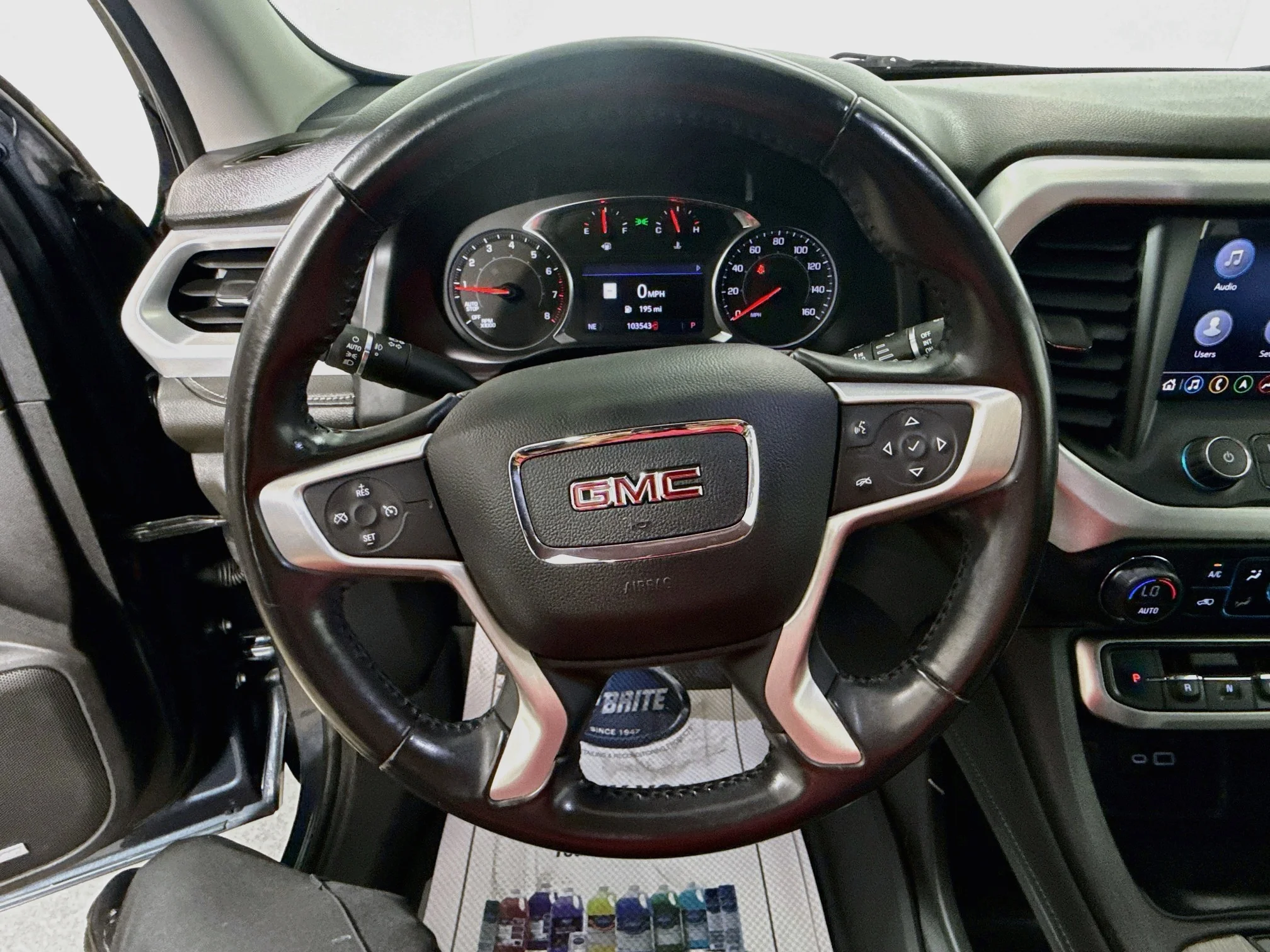 Used 2020 Dark Sky Metallic GMC SLT image 11