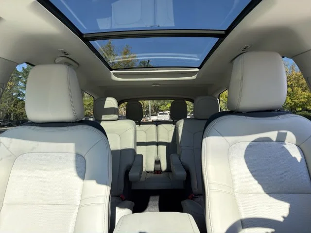 Used 2025 Gray Lincoln Premiere image 22