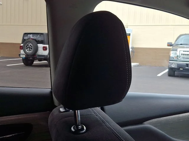 Used 2016 Brown Nissan S image 13