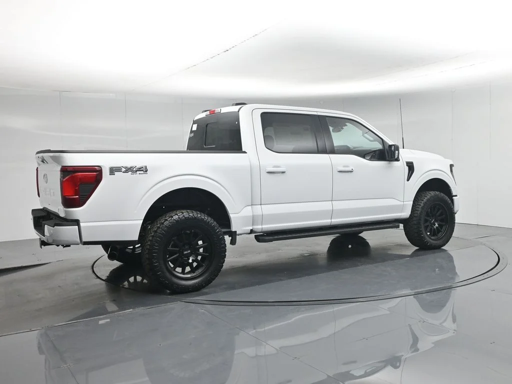 New 2026 Oxford White Ford XLT image 28