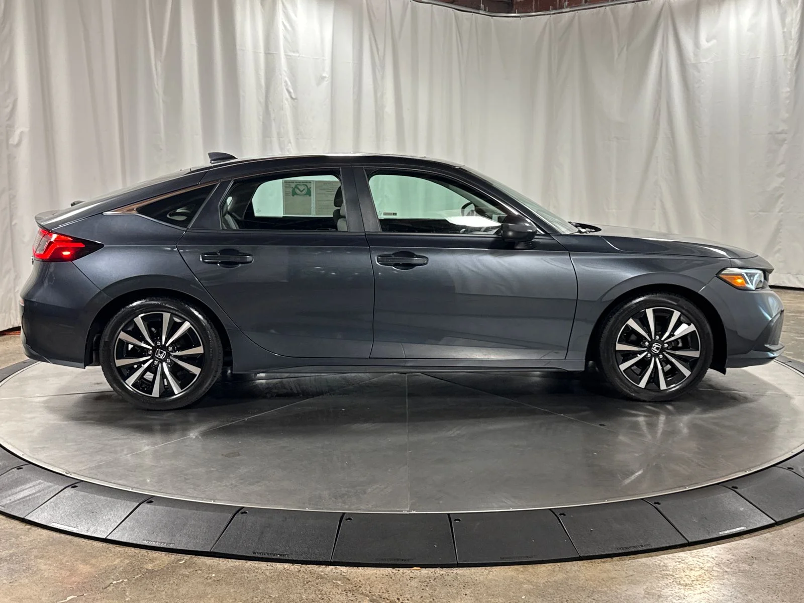 2023 Honda Civic Hatchback EX-L - Photo 9