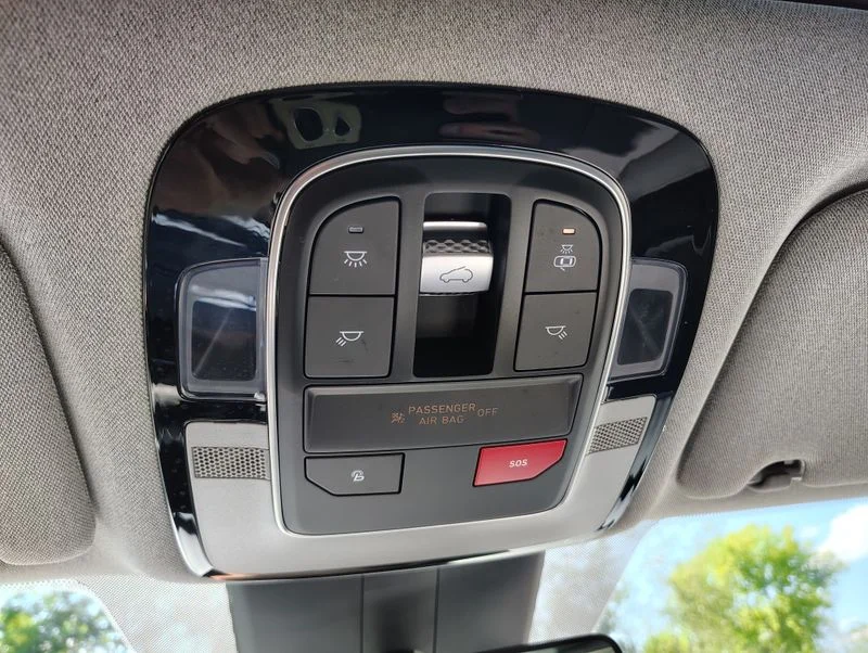 Used 2022 Gray Hyundai Limited image 39