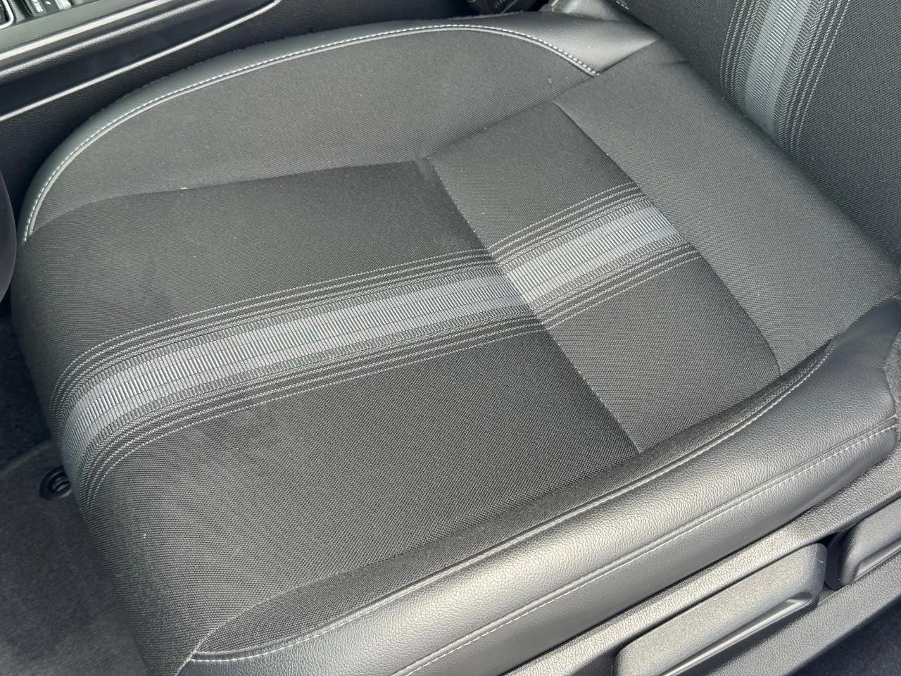2024 Honda Civic Sport - Photo 25