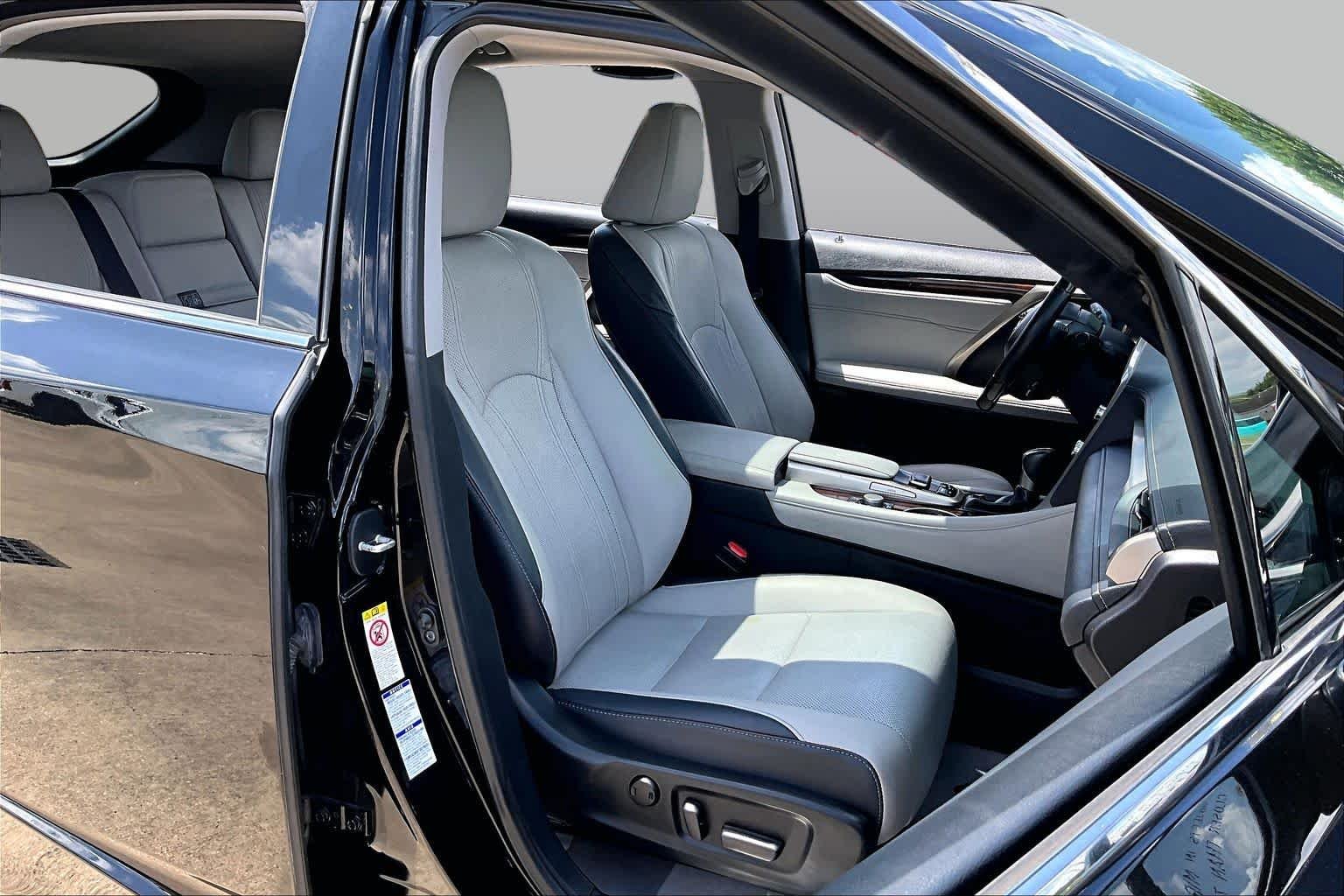 Used 2017 Obsidian Lexus  image 9