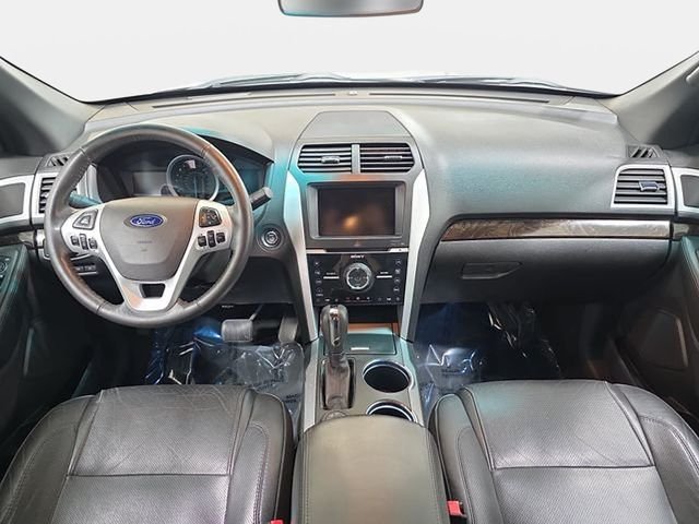 Used 2011 Silver Ford Limited image 10